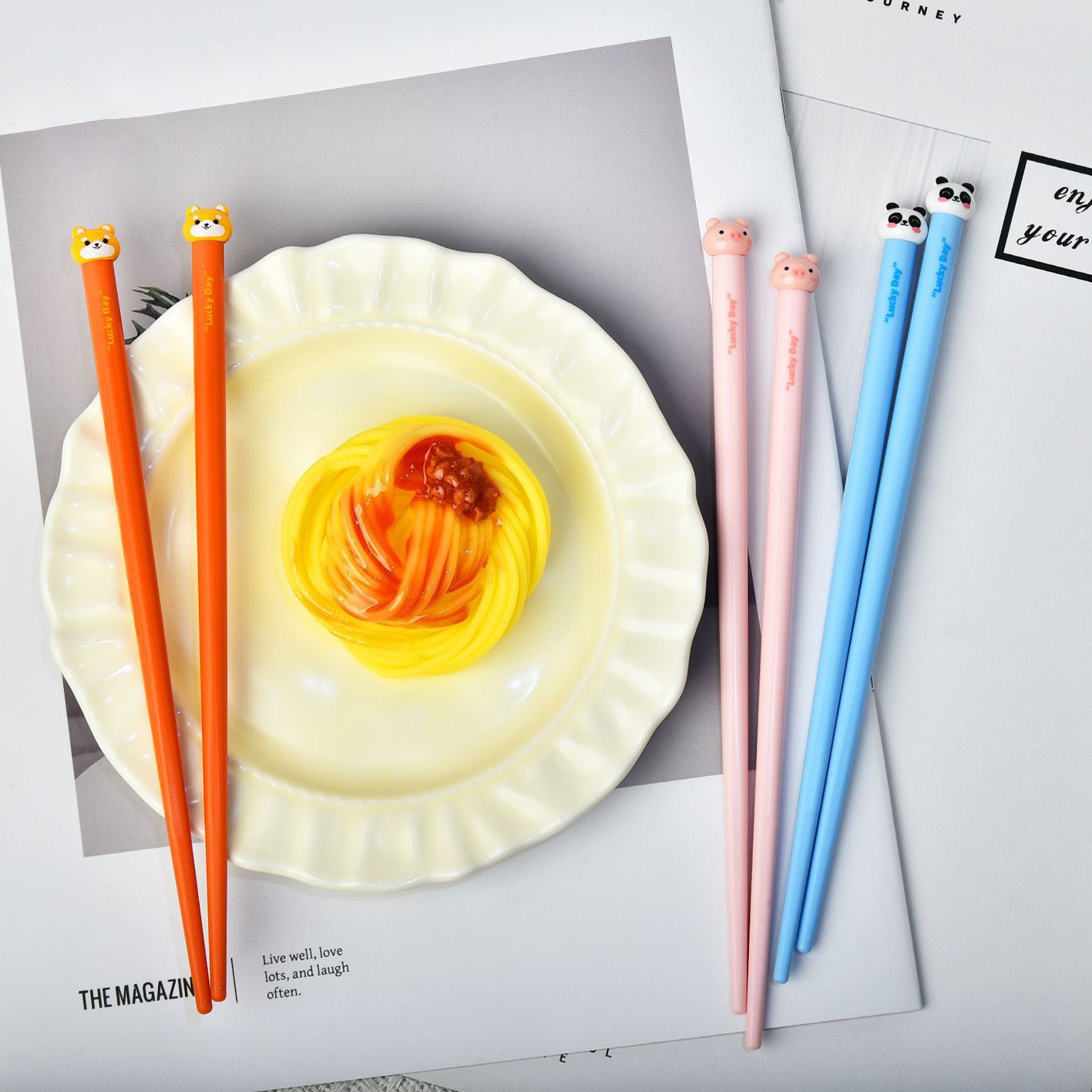 创意家用卡通学生塑料筷子青蛙小熊小猪儿童吃饭筷子一人一筷礼品